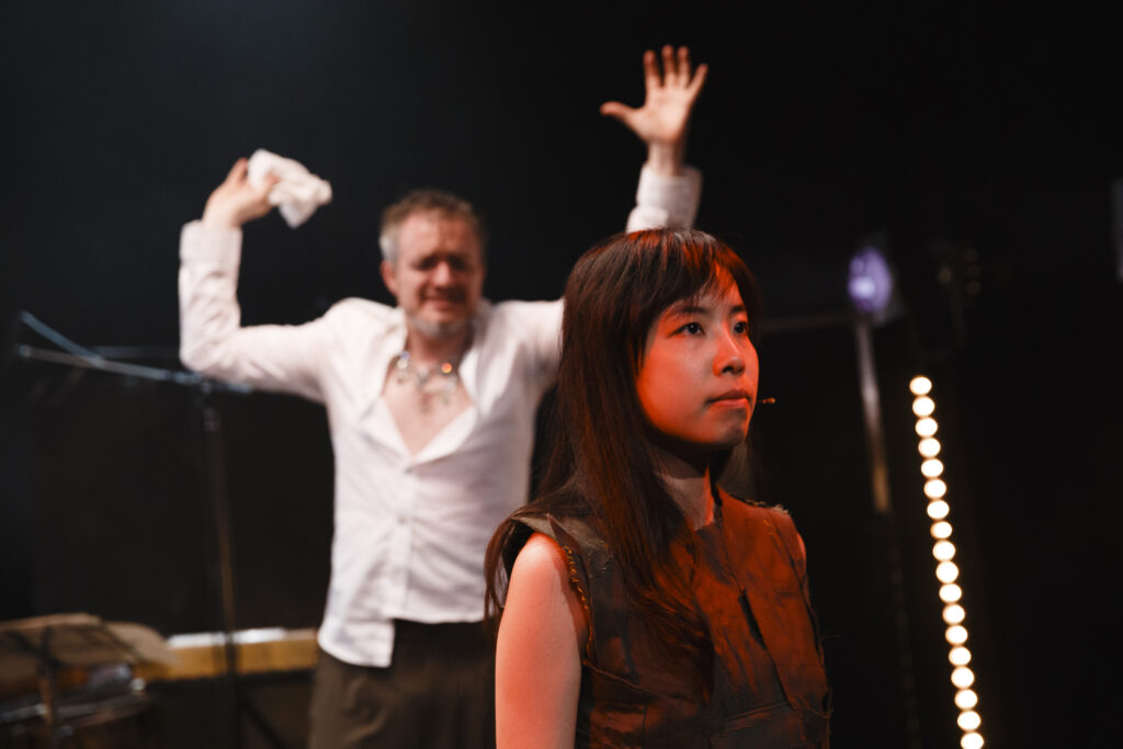 scene photo by Bowie Verschuuren